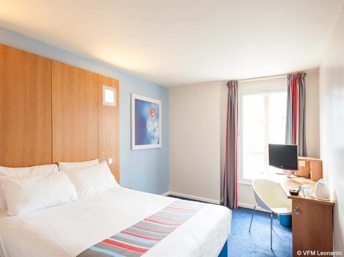 Ramada Encore ヨーク エクステリア 写真